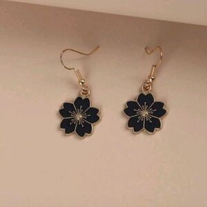 Black and Gold Flower Earrings with Petal Design
